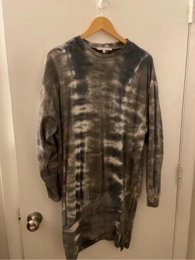 Young, Fabulous & Broke Gray Tie-Dye Dress